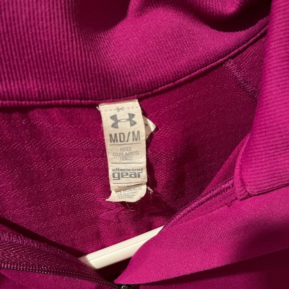 Under Armour Running Top sz Medium - Picture 8 of 8